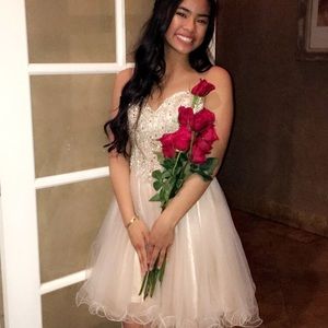 Champagne/gold Homecoming/Sweet 16 Dress Size 4